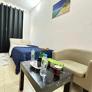 Проживание в семье Corniche Street - Luxury